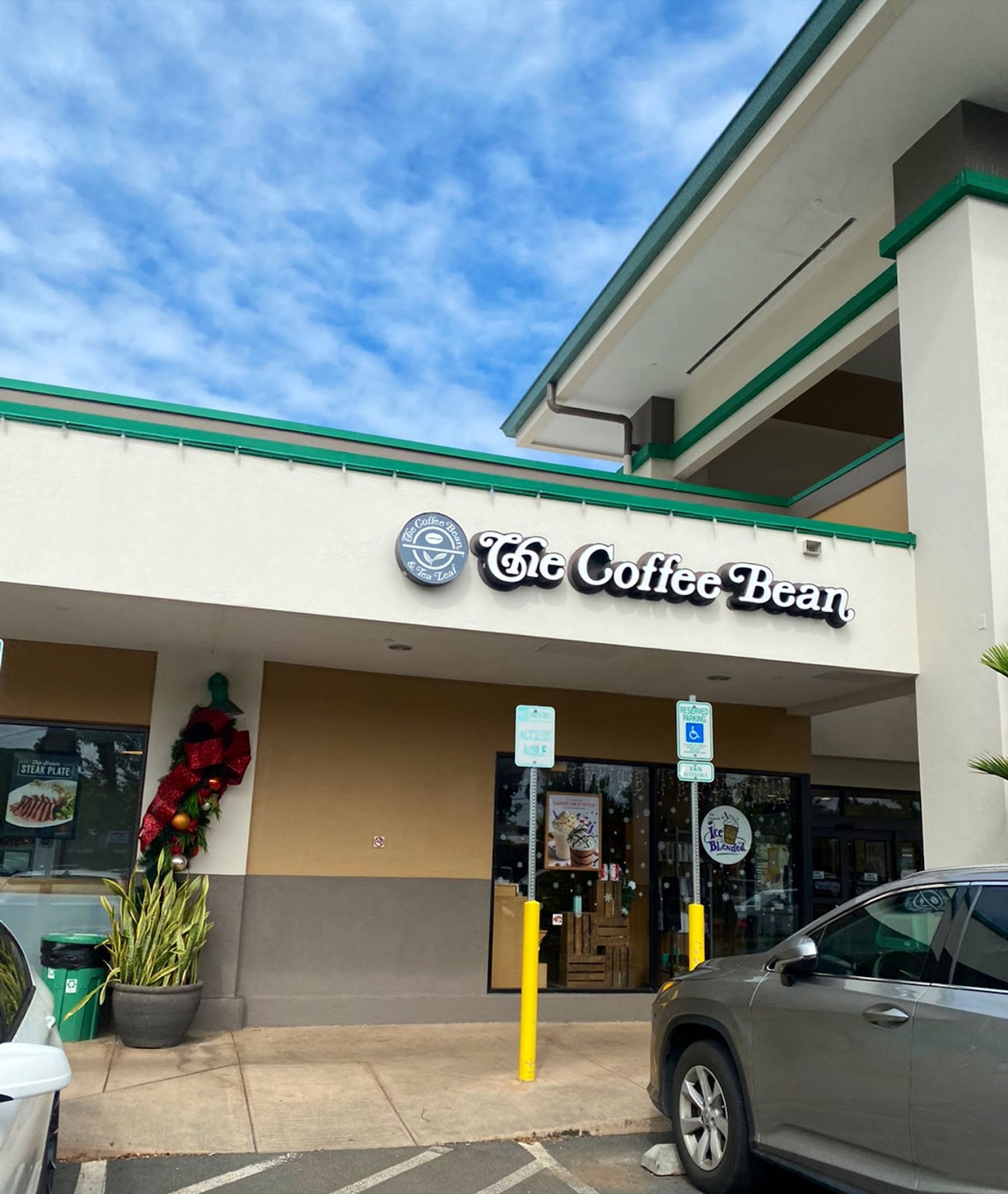 Photo 2 of The Coffee Bean & Tea Leaf Kailua in Kailua & Lanikai, Oahu