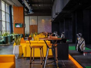 Swing Lounge by OneGolf