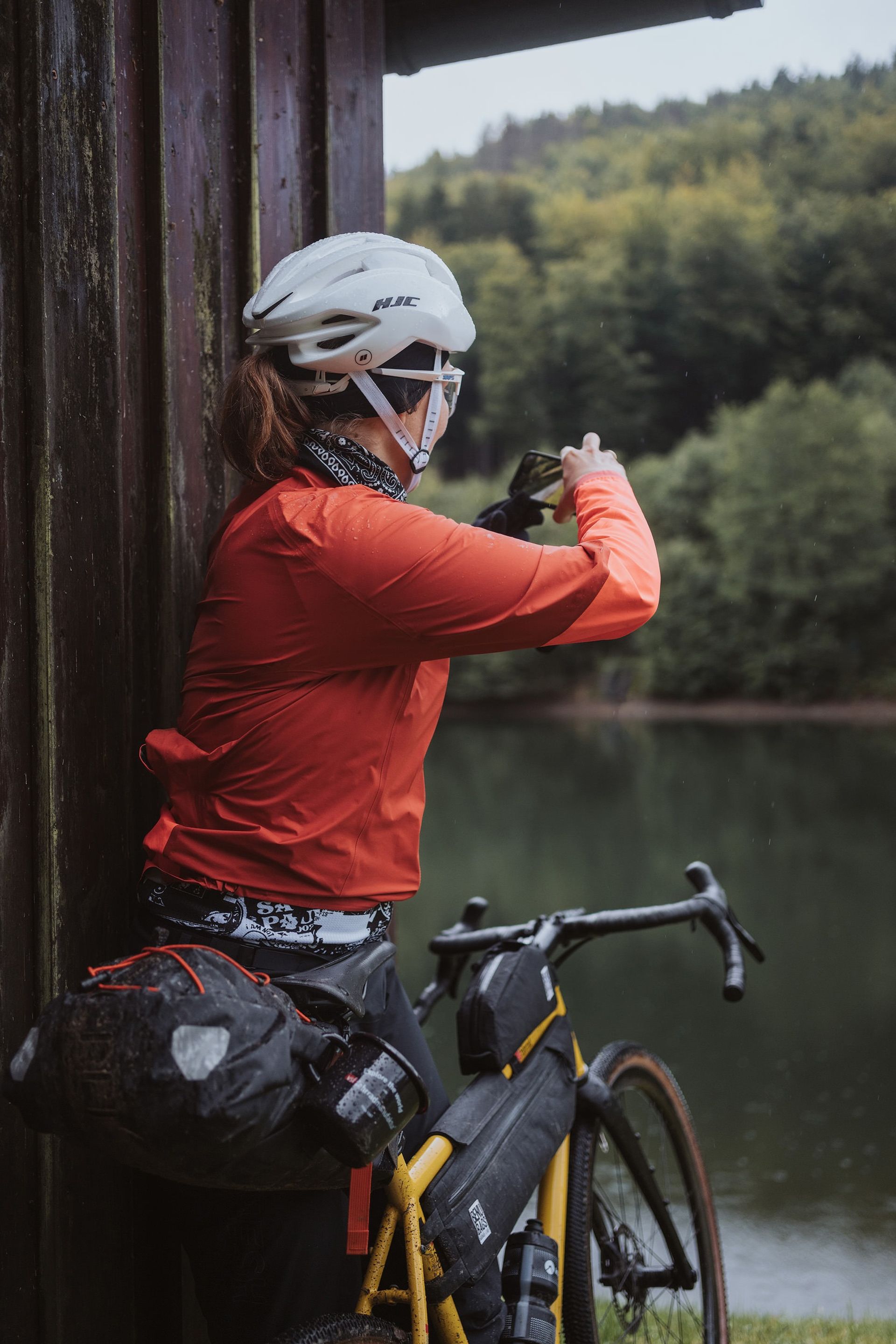Rider shelter lakeside — Björn Lexius, Sauerland, Germany