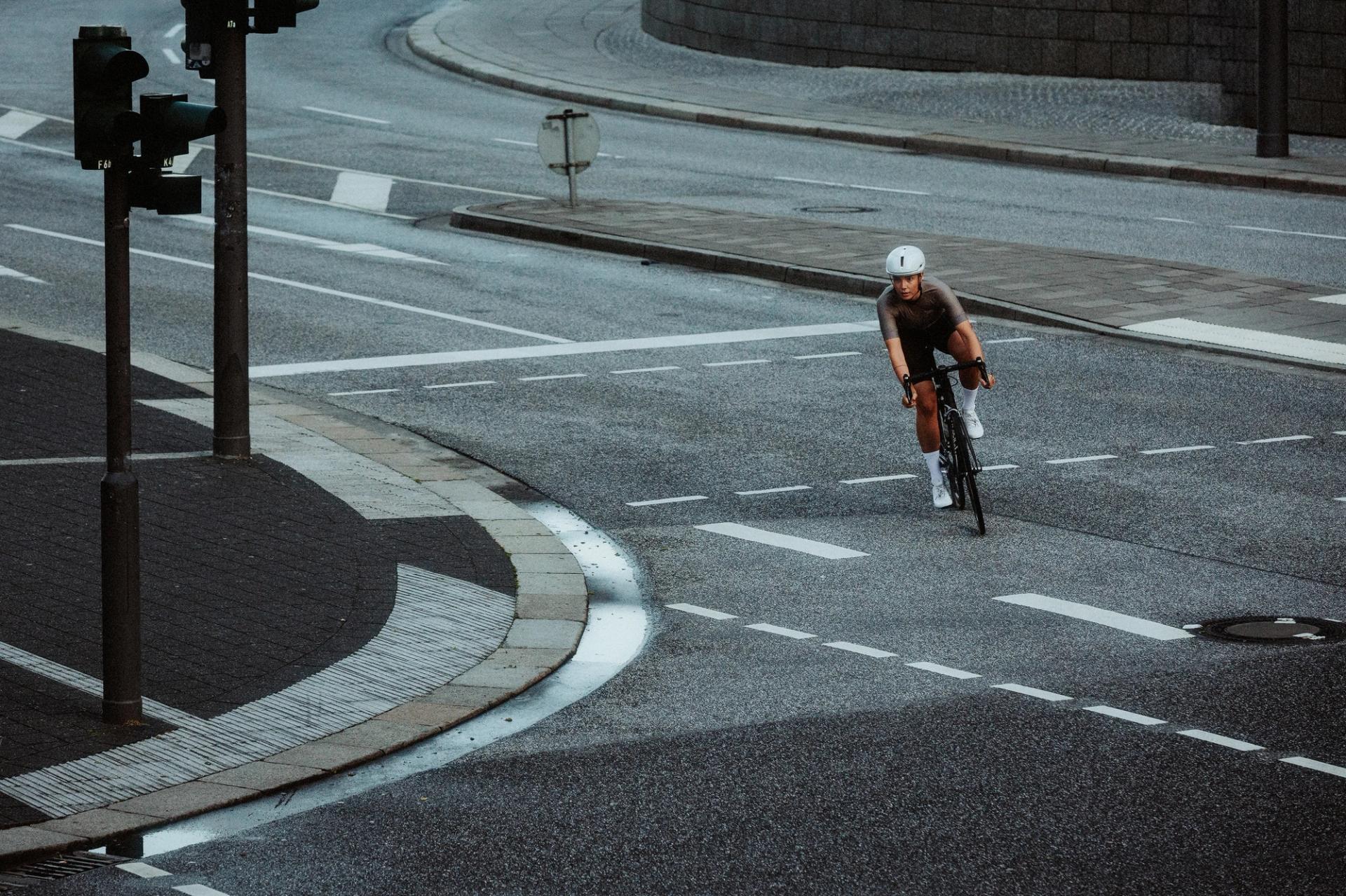 Cyclist city intersection — Björn Lexius, Hamburg