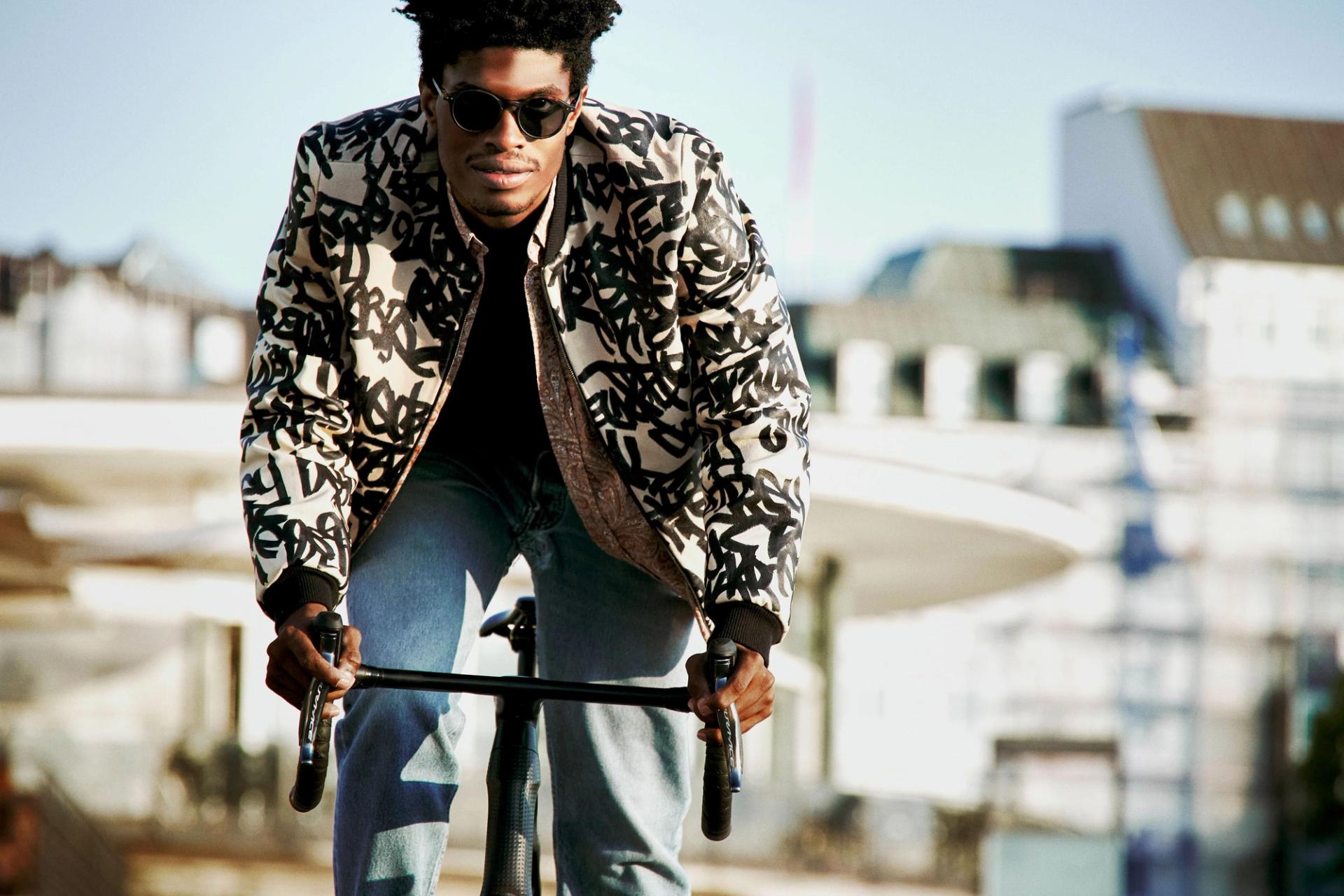 Riding hamburg skyline — Björn Lexius, Hamburg