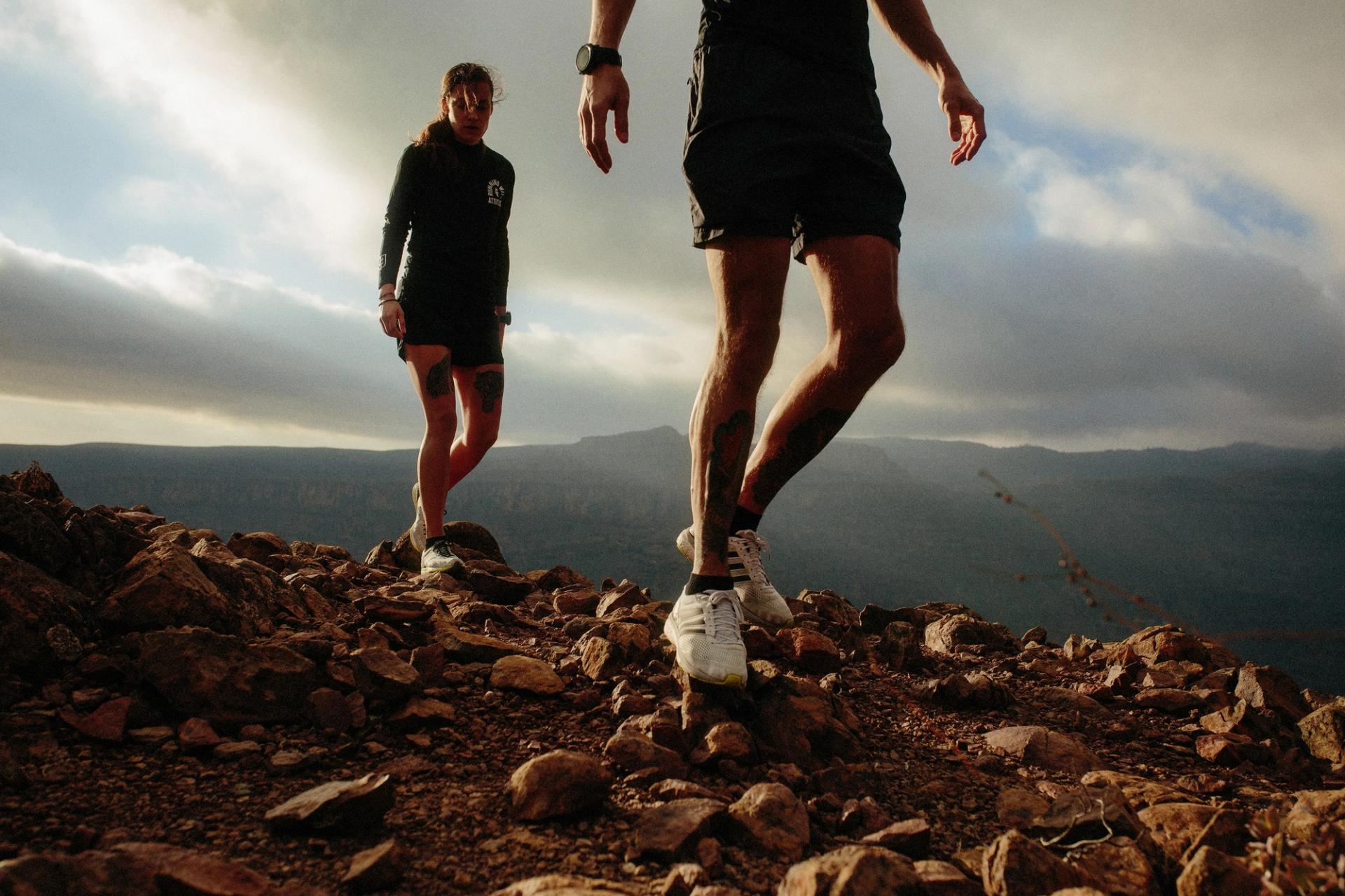 Athletes rocky ridge low angle — Björn Lexius, Gran Canaria, Spain