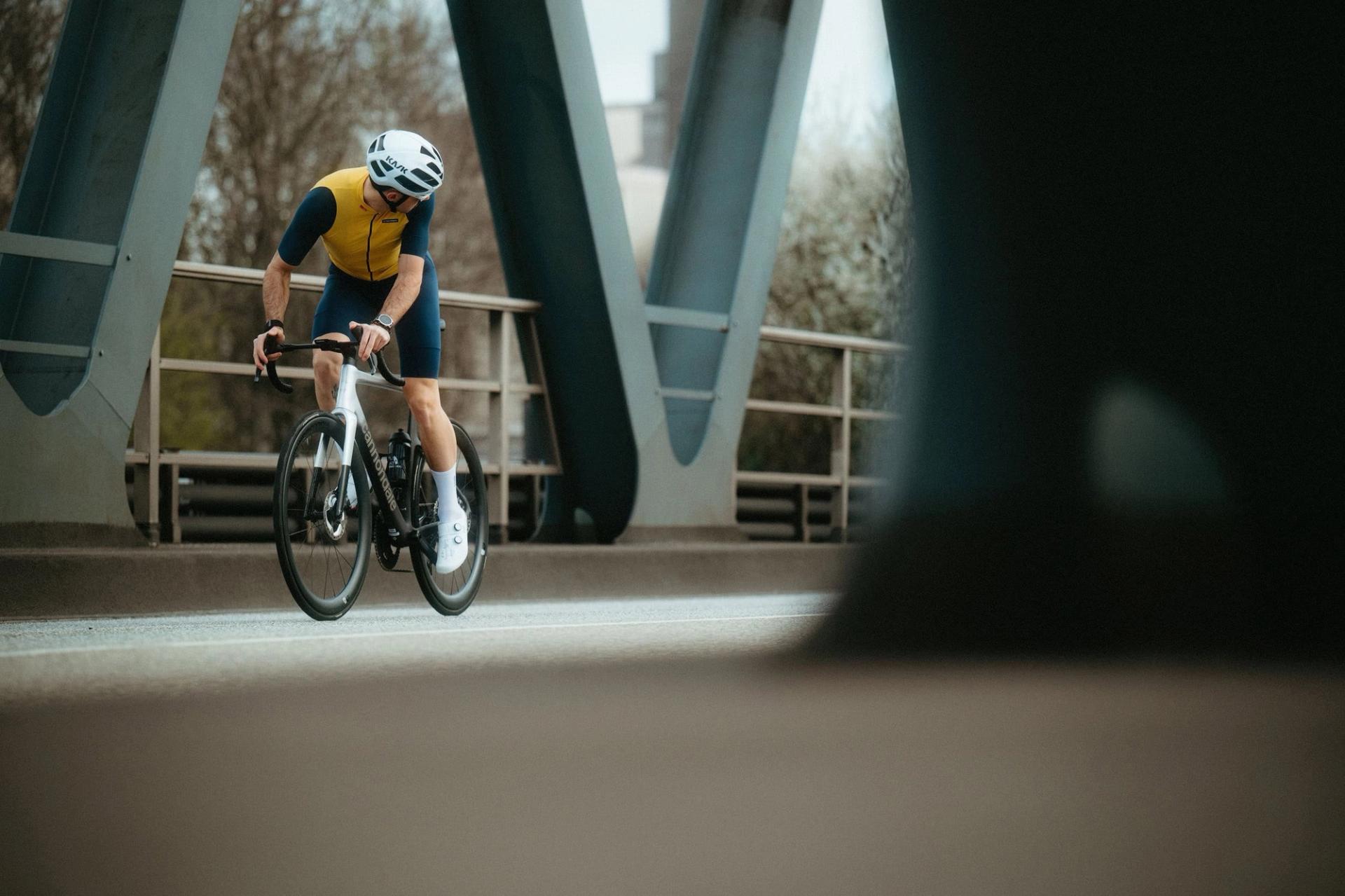 Yellow kit bridge — Björn Lexius, Hamburg, Germany