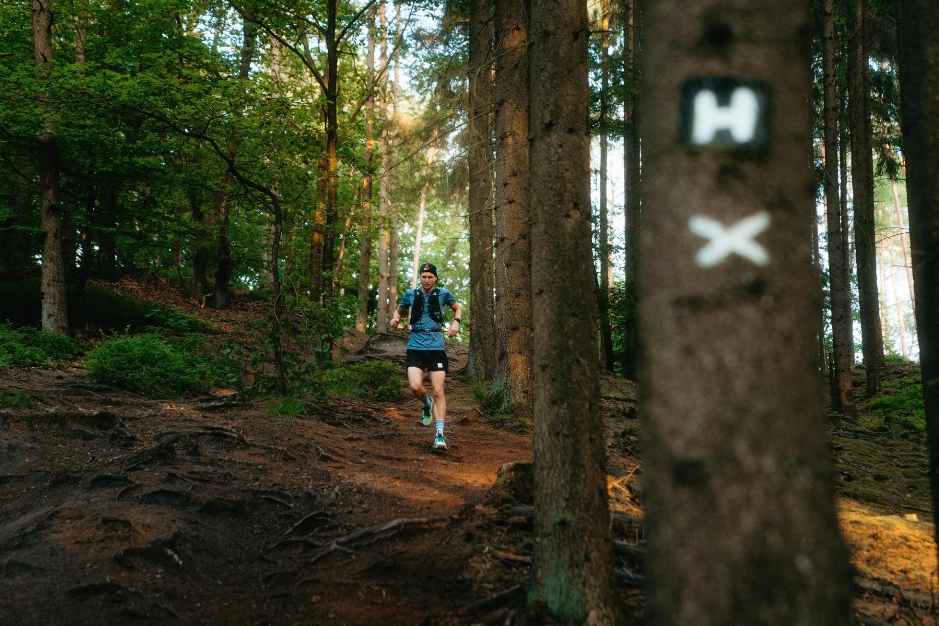 Runner trail hiking marker — Björn Lexius, Hamburg, Germany
