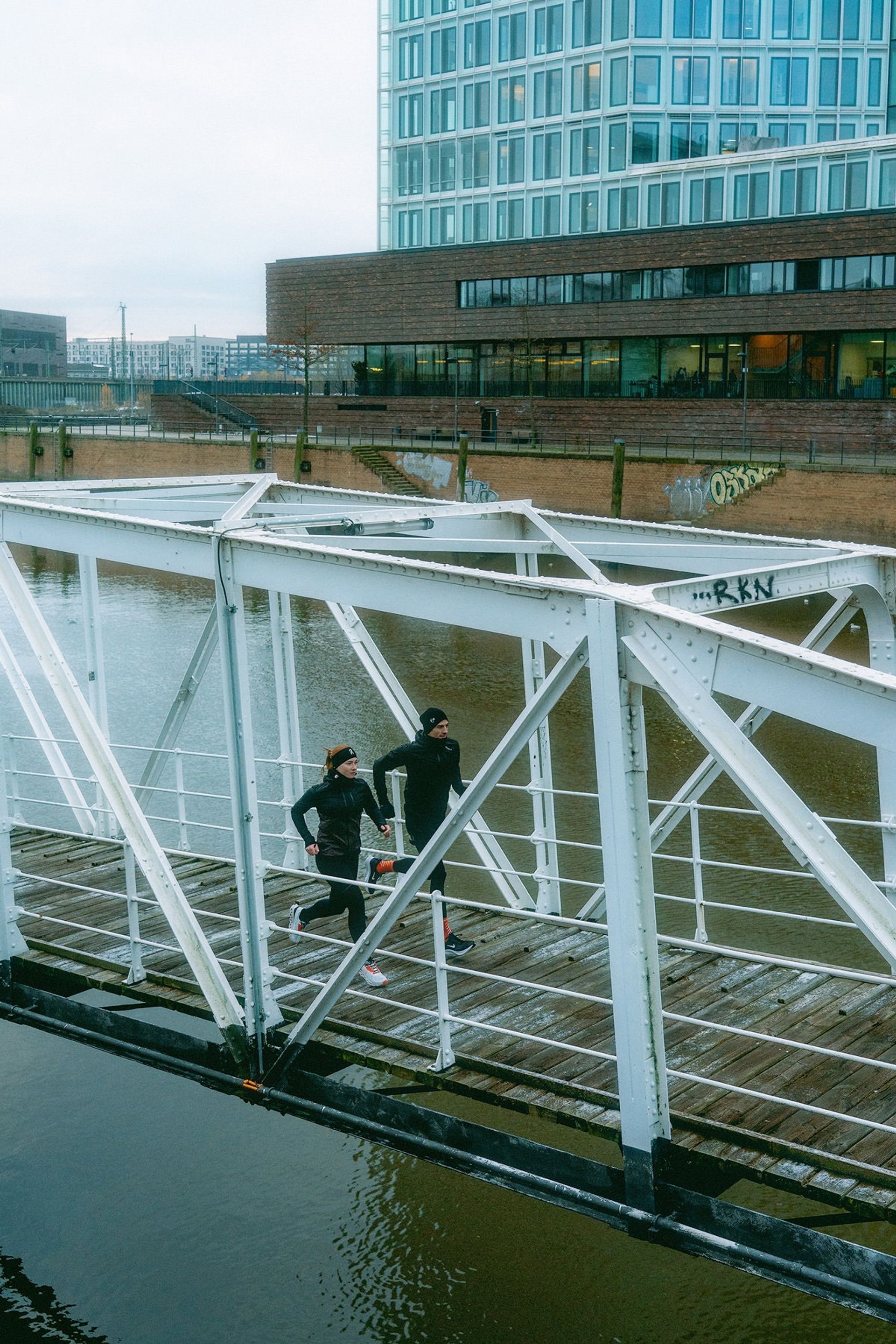 Runners bridge aerial — Björn Lexius, Hamburg, Germany