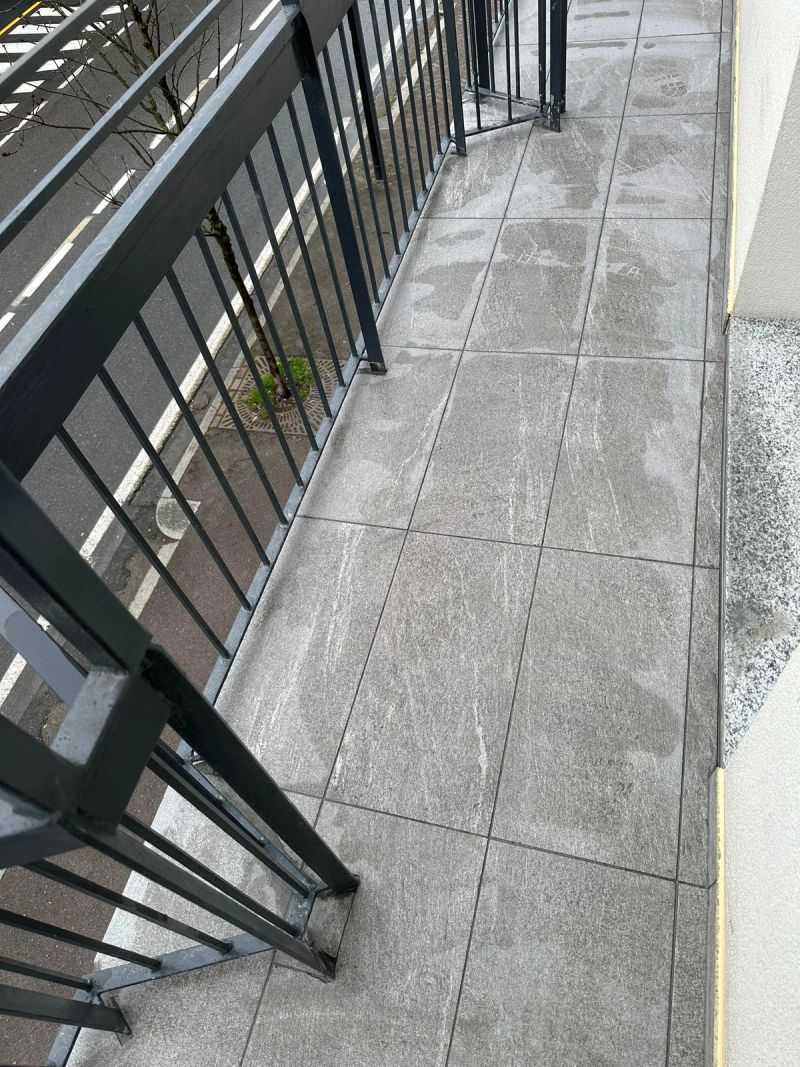 Balcone con Gres Antiscivolo – SACI Costruzioni Lecco