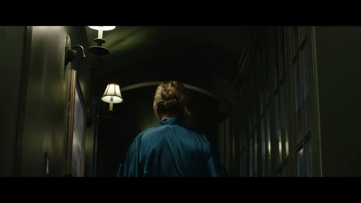 Mirror Mirror still 8