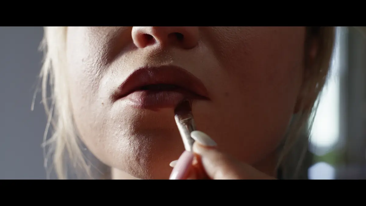 Mirror Mirror still 5