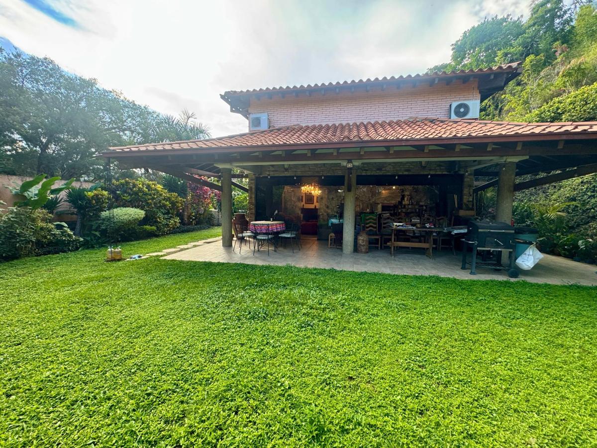 Casa en calle privada en Caurimare
