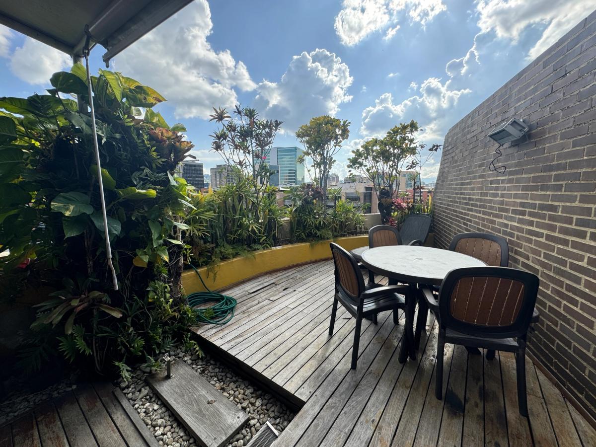 Penthouse con terraza en Campo Alegre