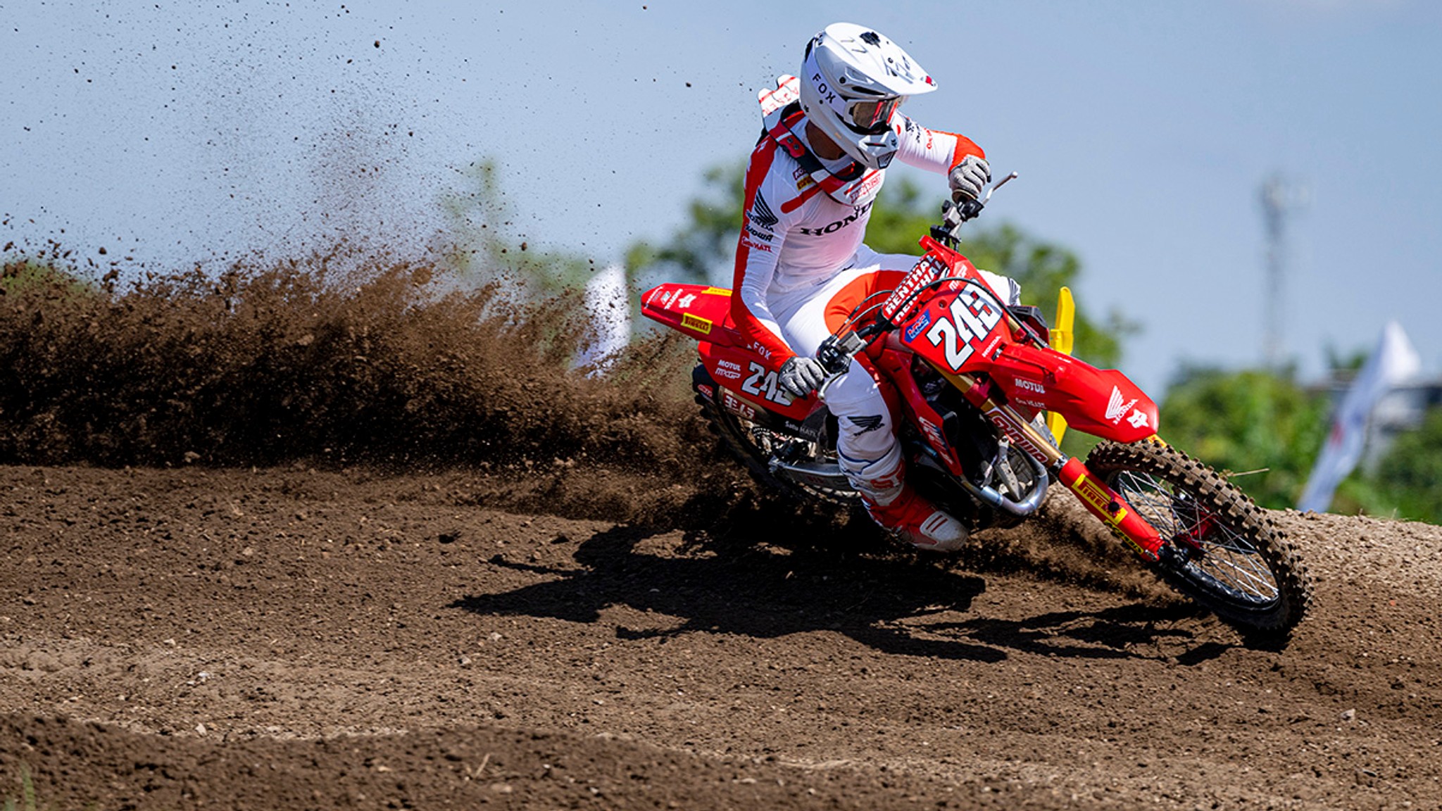 Gajser Wins Saturday at Loket