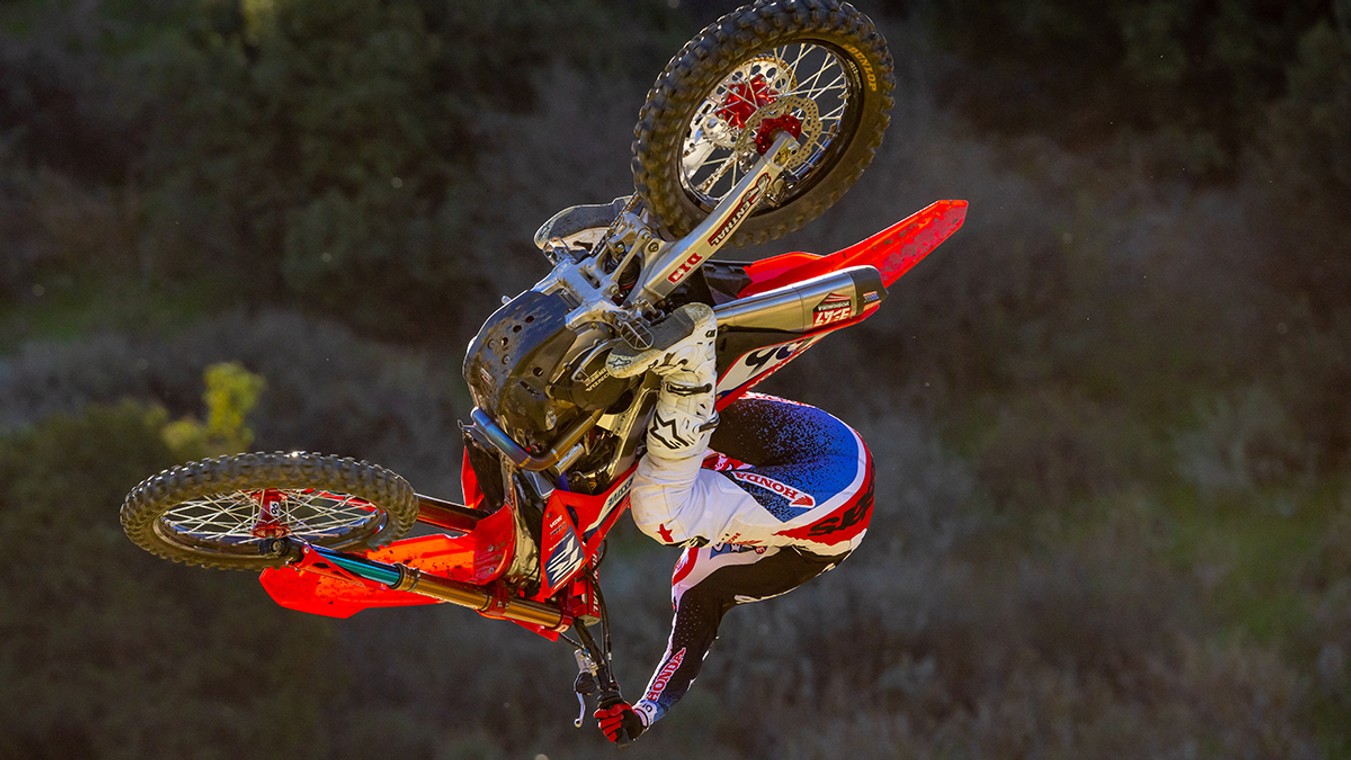 Bubba Interviews Hunter Lawrence image