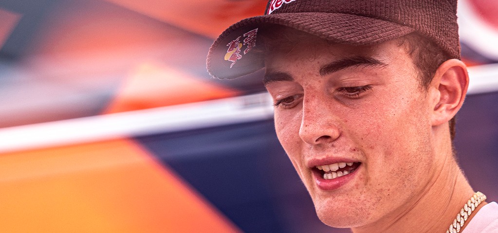 Coenen Takes Moto One