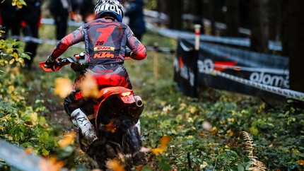 KTM Head To Poland image