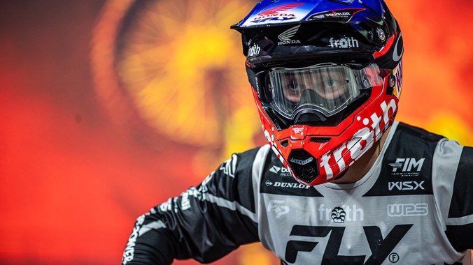 Savatgy Wins Race One image