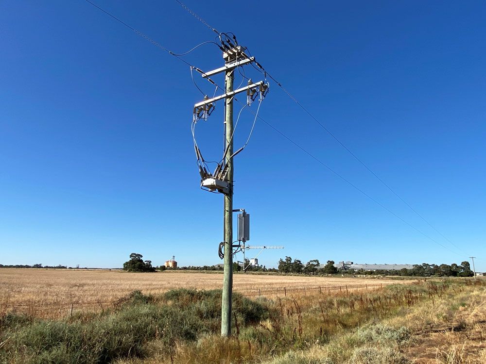 2 phase power clearance line