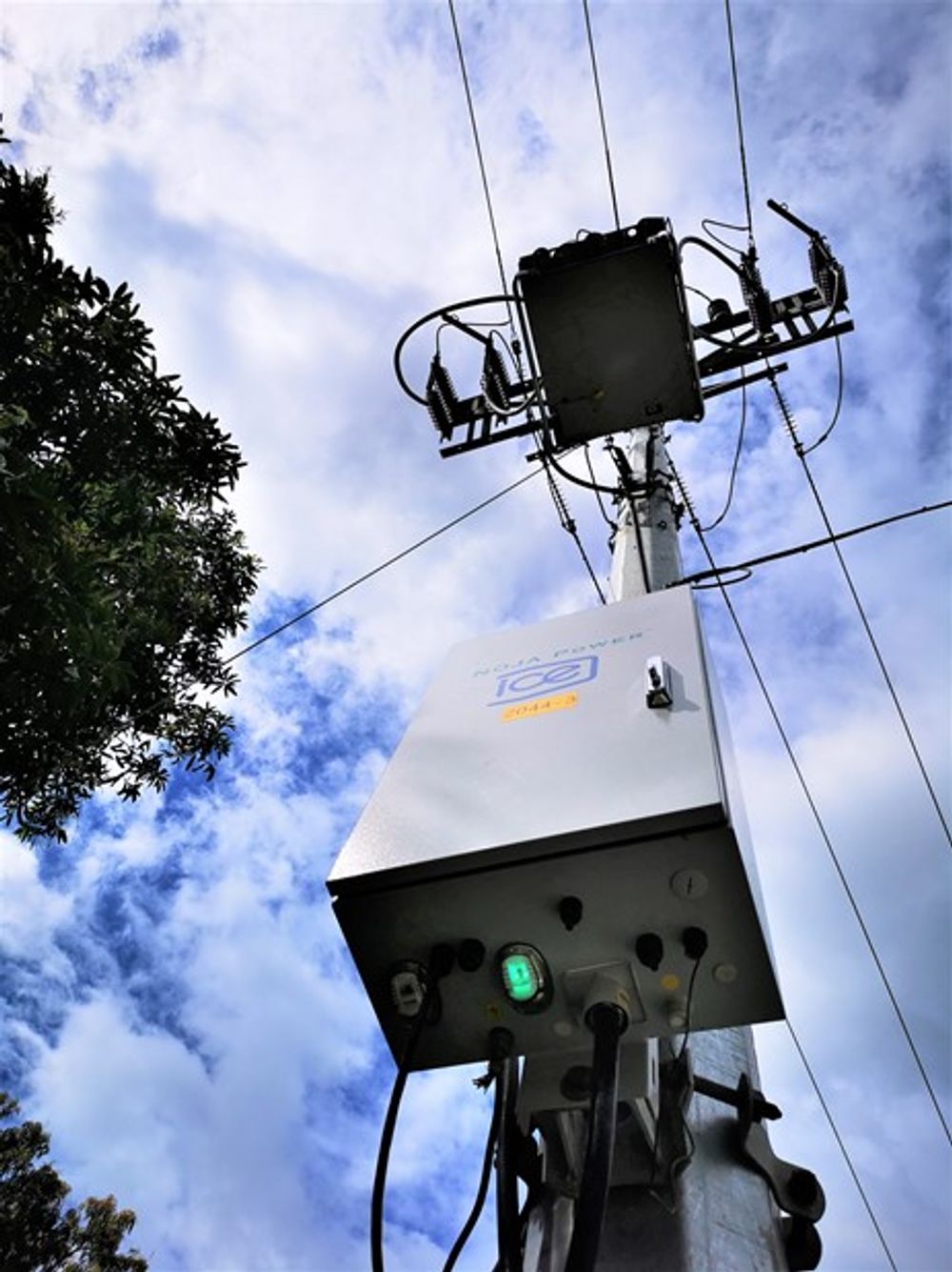 NOJA Power RC-20 installed in Costa Rica with optional LED position Indicator Accessory © NOJA Power 2022