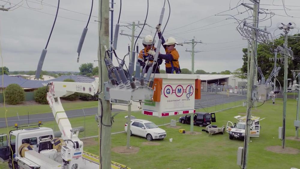 Installation of a NOJA Power OSM Recloser in Essential Energy Grafton training yard.