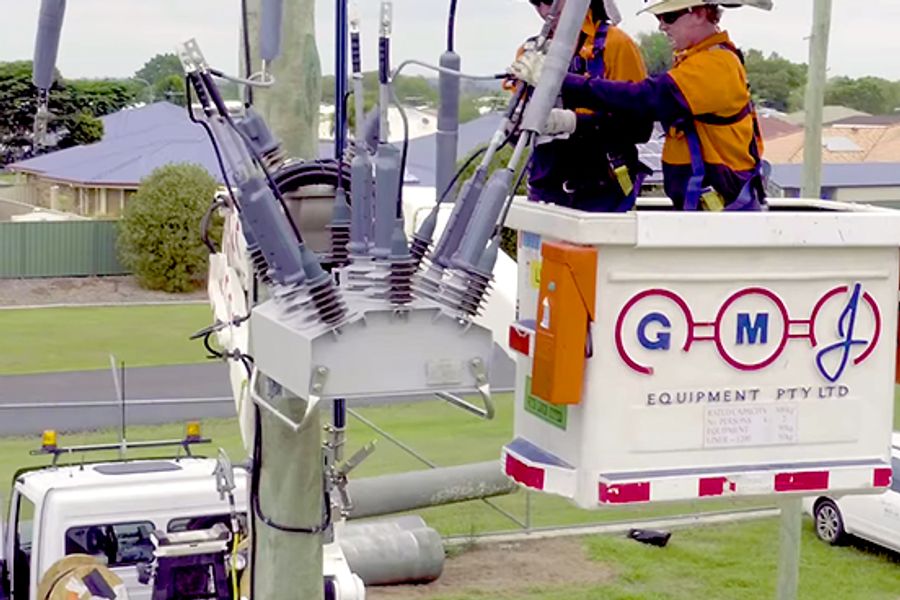 Three Ways the World’s Safest Recloser Keeps your Operators Safe