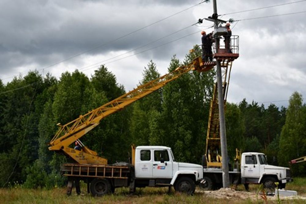 Replacement of NOJA Power OSM Recloser System and new concrete pole installed