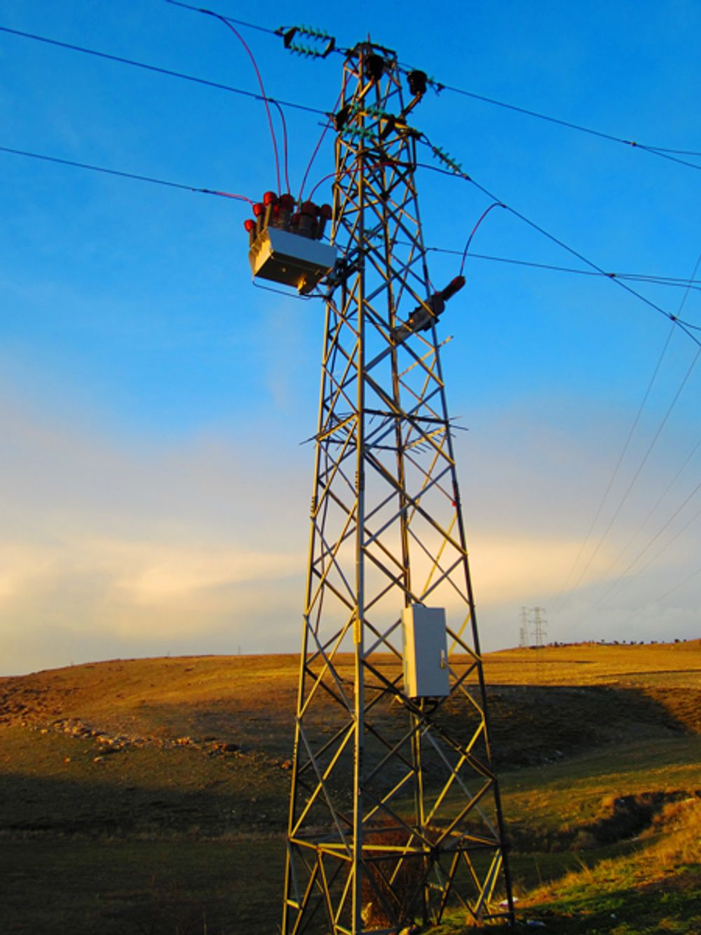 NOJA Power RC Controller with OSM Recloser Installation in Turkey