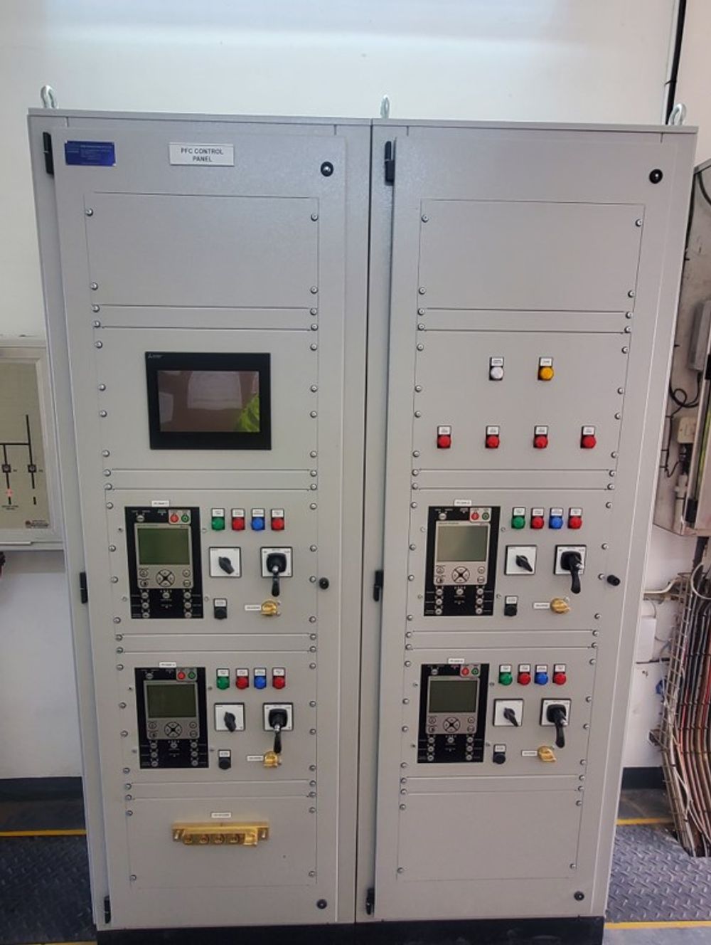 The capacitor bank control HMI, with integrated RC-15 HMI Panels