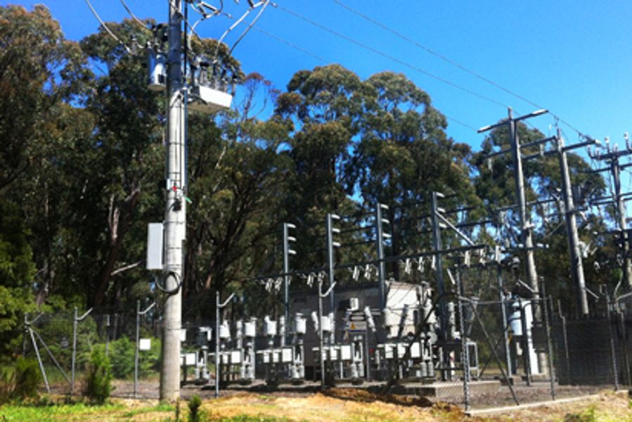 Recloser Connects Renewable Energy to Smart Grid