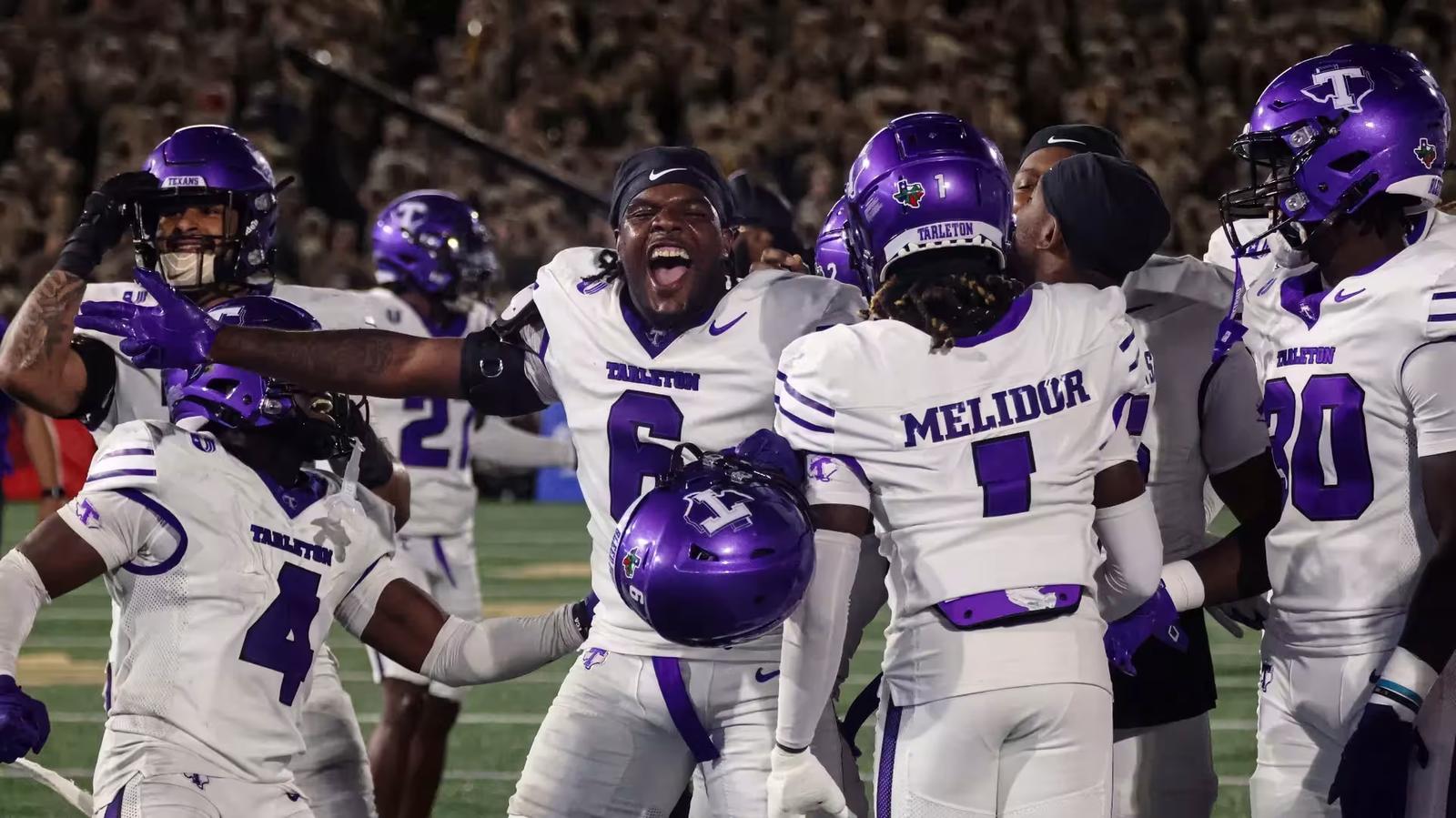 Tarleton State Football celebrates after beating Army 30-27 in 2OT