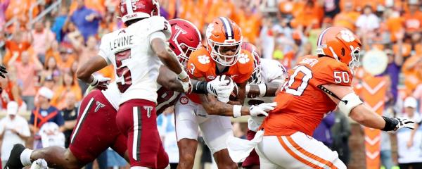 Clemson Tigers Fighting for Every Yard 