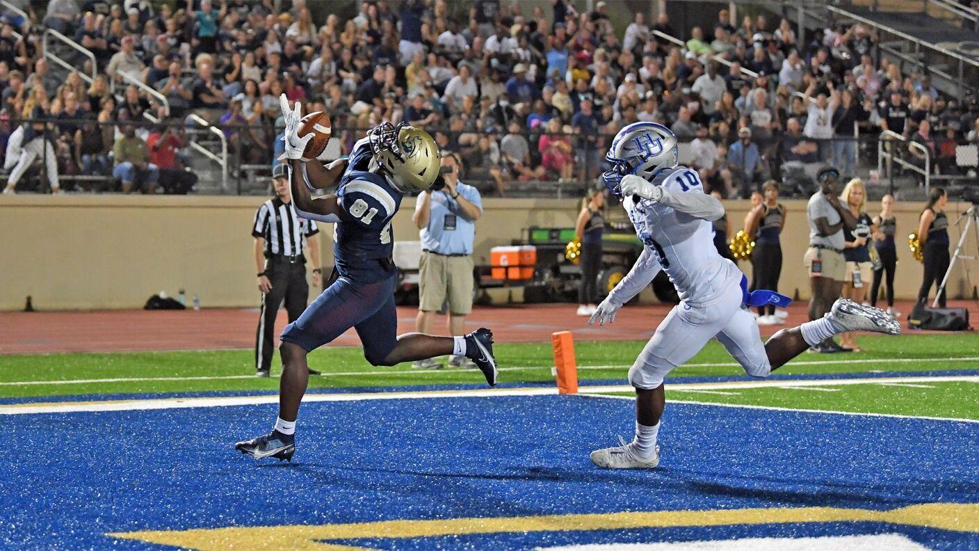 Charleston Southern’s Ja’Rell Smith catches a 19-yard touchdown pass against Hampton on Oct. 16.