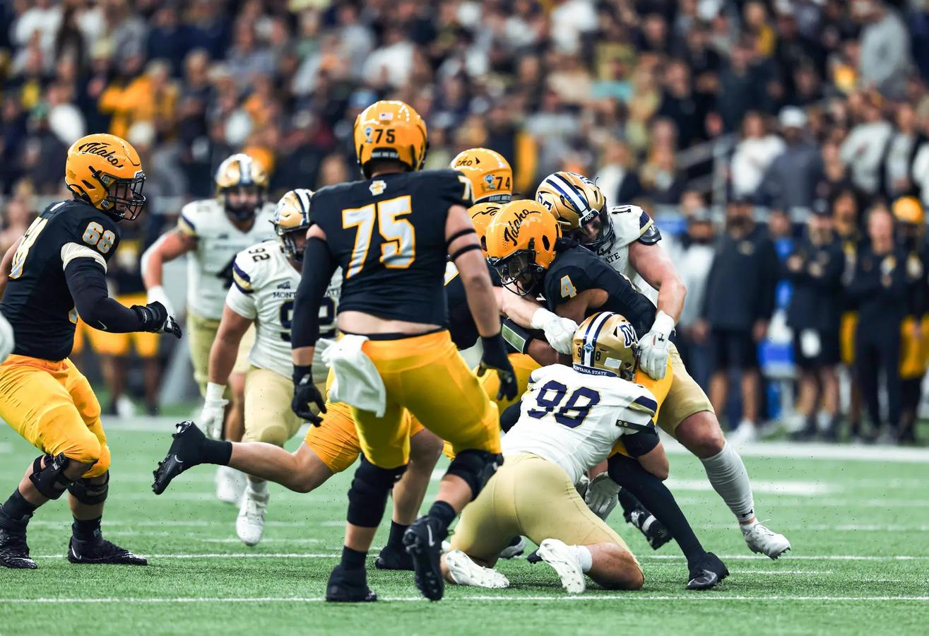 Montana State defenders wrap up Idaho's #4 QB Gevani McCoy