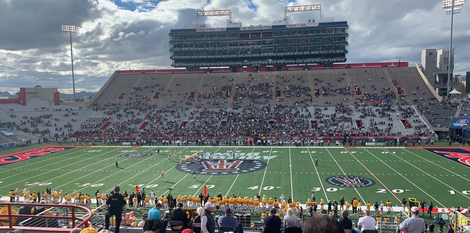 The Arizona Bowl has several vintage features of Bowl Season.