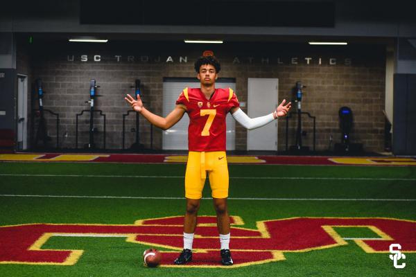 Malachi Nelson commits to USC