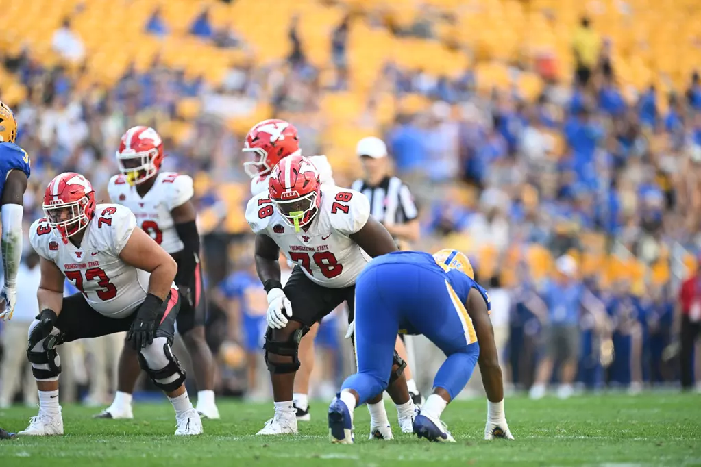 Youngstown State's OL No. 78 Desmeal Leigh