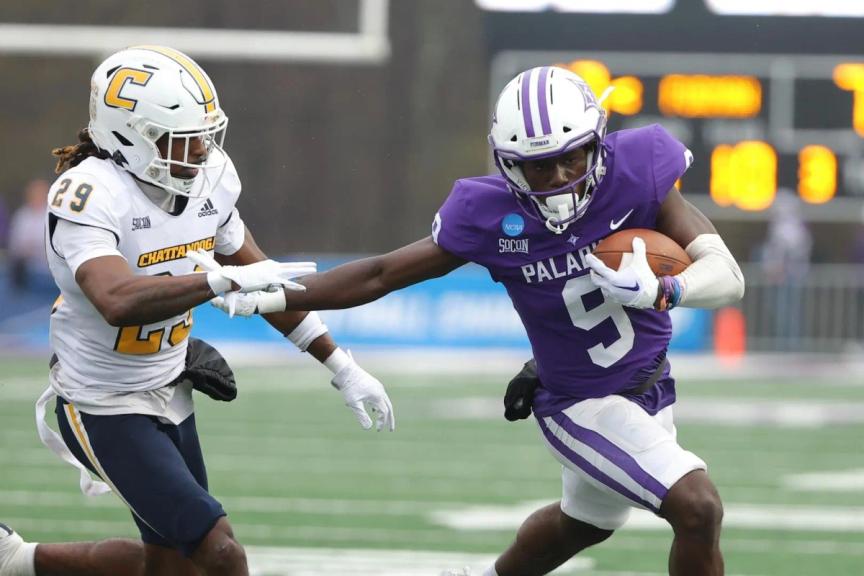 Furman vs Chattanooga in the 2nd round of the FCS Playoffs, Furman WR Wayne Anderson Jr. with a reception against the Chattanooga Defense