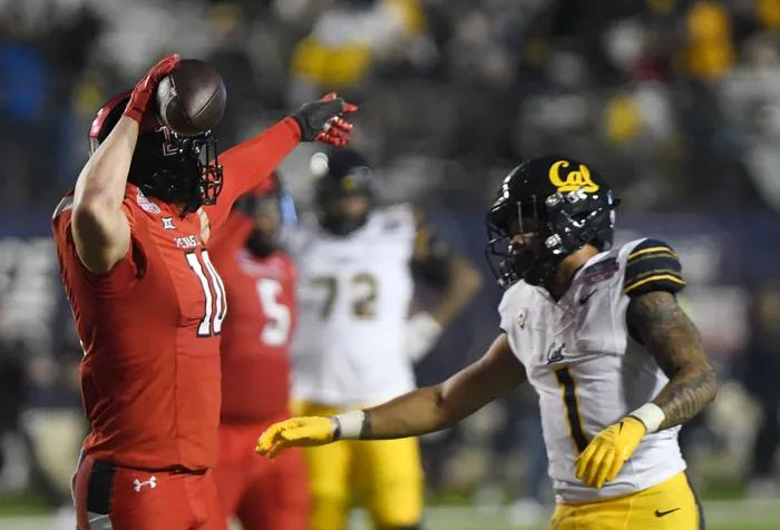 Cal and Texas Tech kicked off at 9:15 Eastern time in this year's Independence Bowl