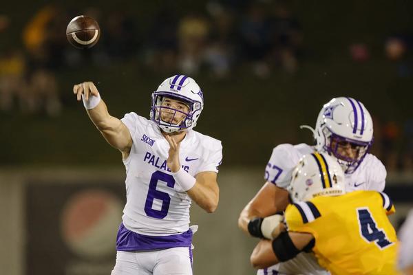 Furman QB Tyler Huff passing against ETSU