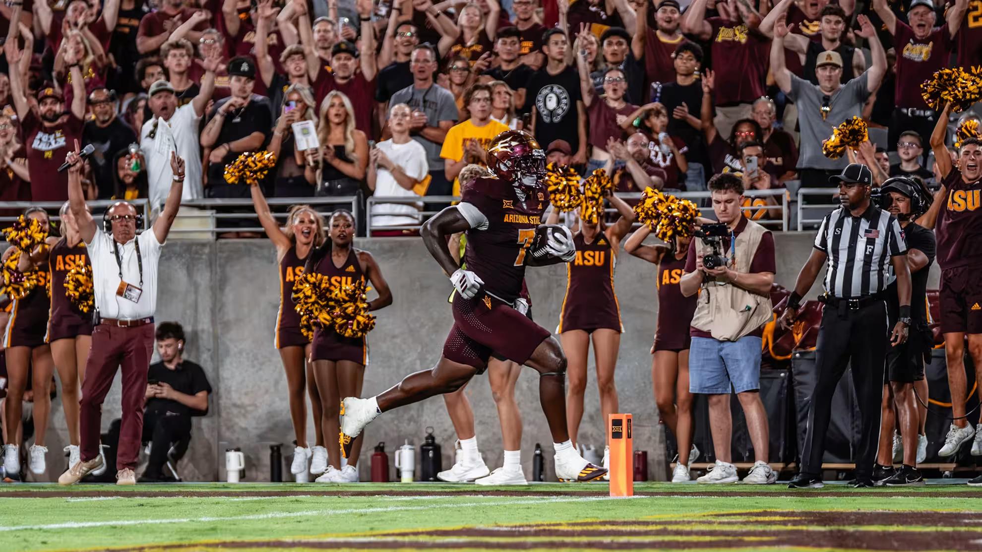 Arizona State #7 Running in for a touchdown in their 34-15 win over Texas State