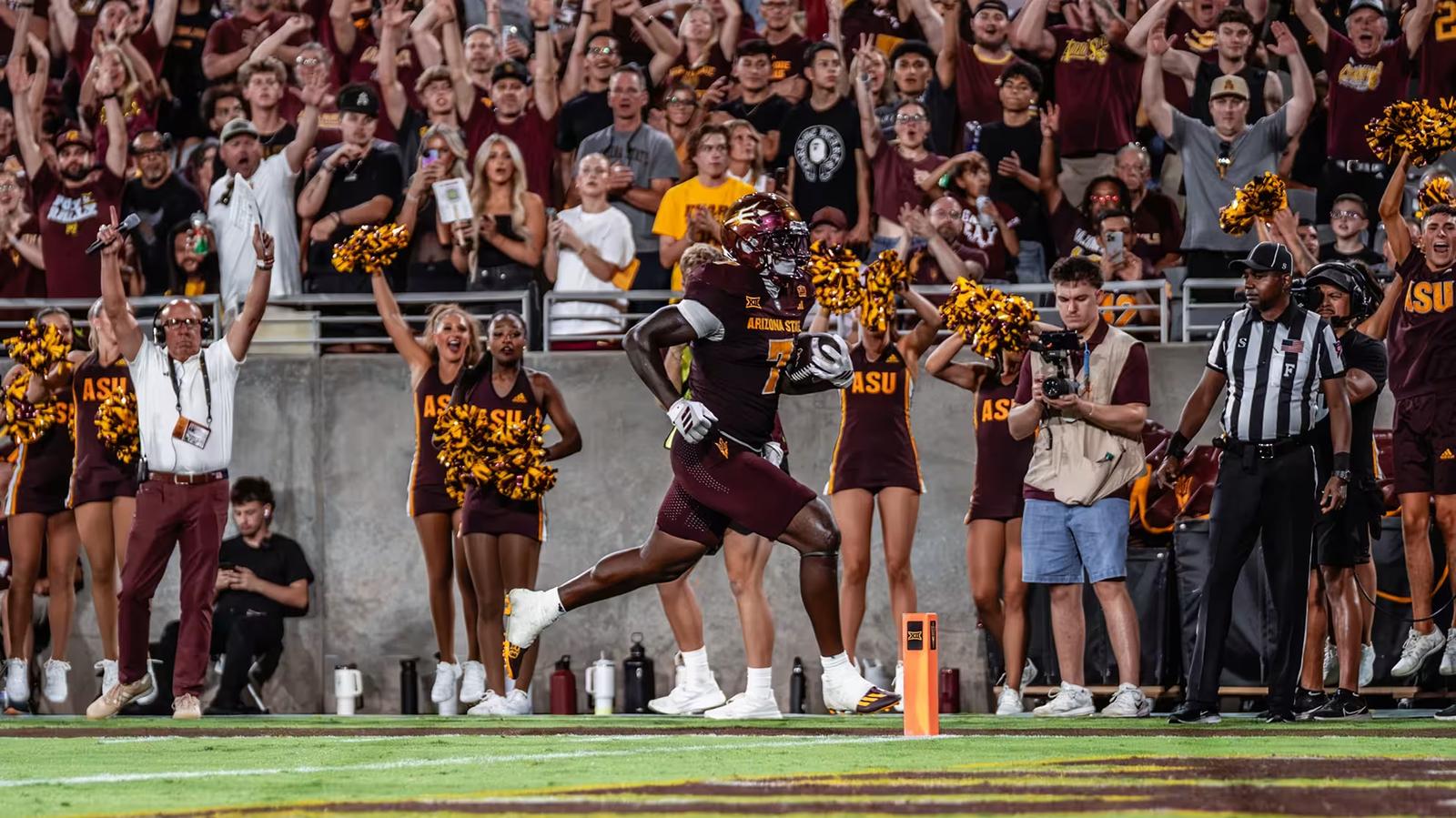 Arizona State #7 Running in for a touchdown in their 34-15 win over Texas State