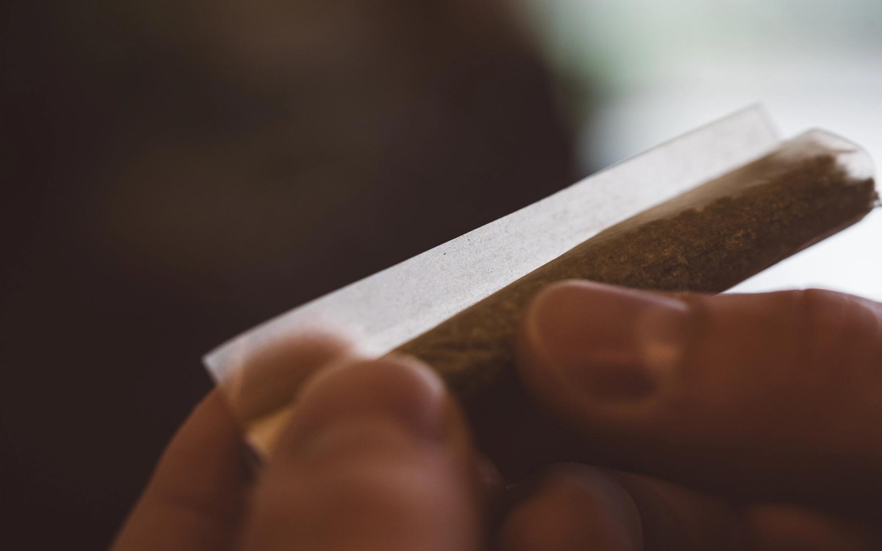 Joint Rolling 101: A 10-Step Guide To Rolling the Perfect Joint