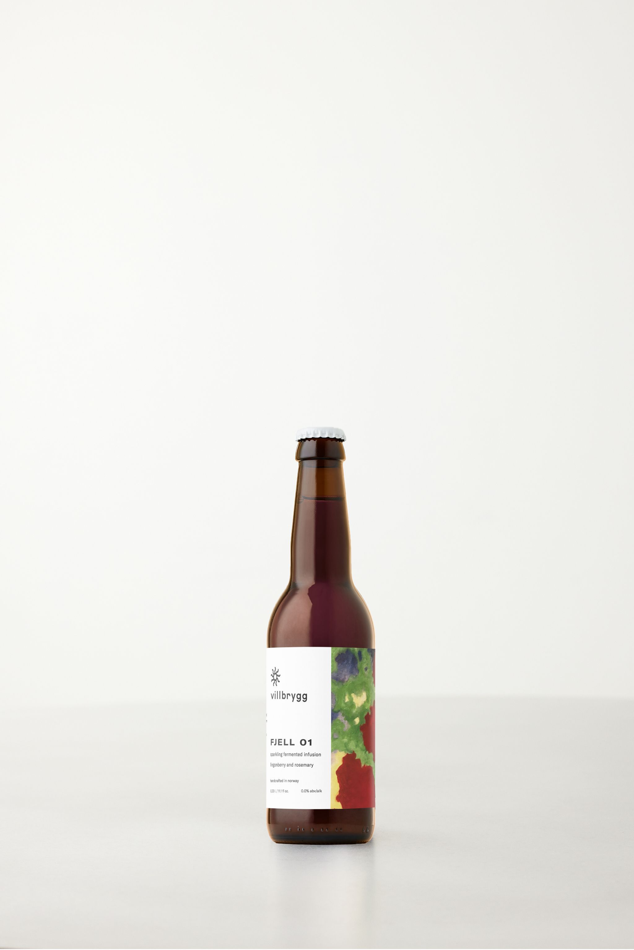 En flaske med FJELL alkoholfri drikk