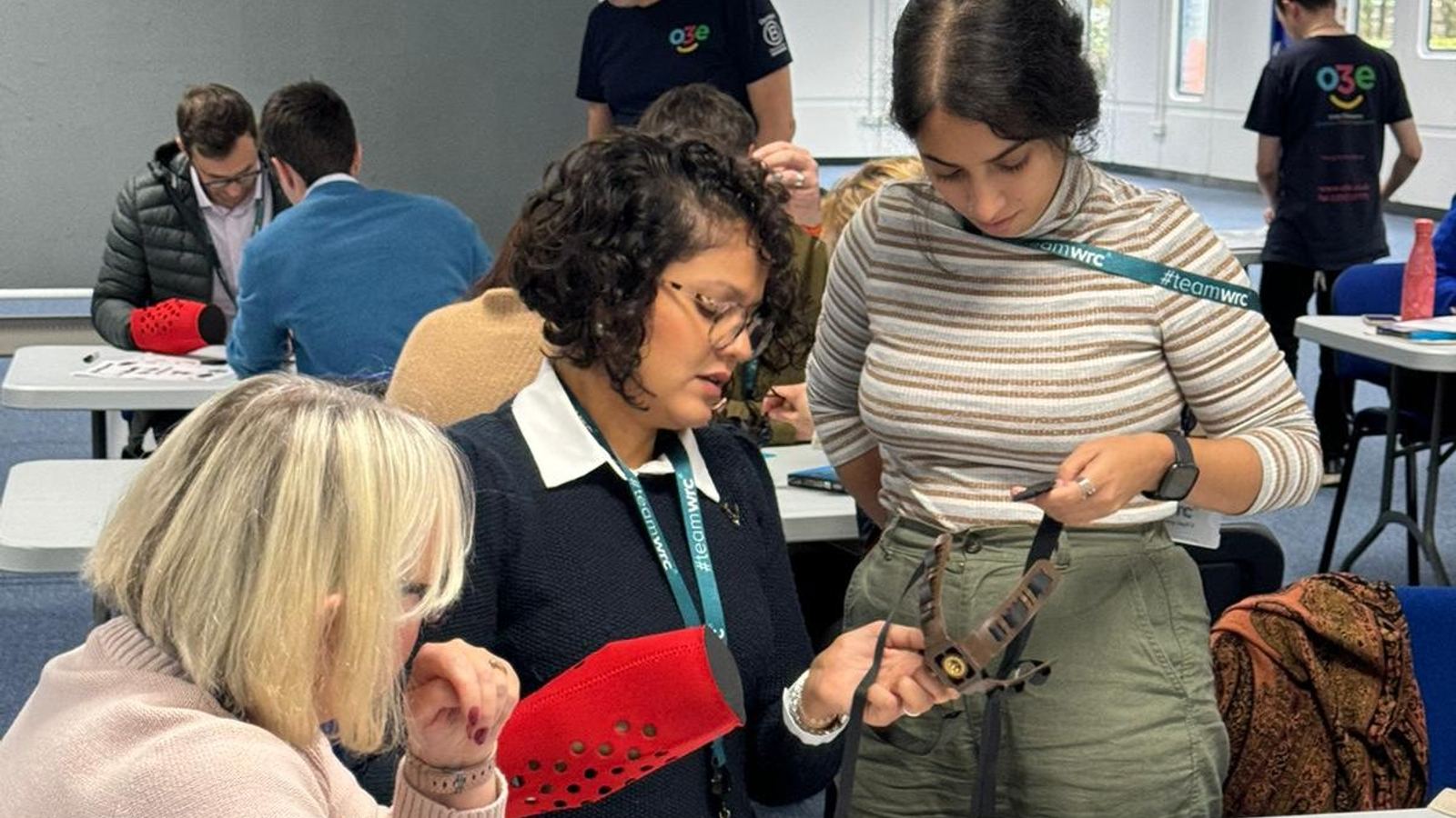 How much charity team building costs: a team assembling prosthetic hands, the equipment included in the price