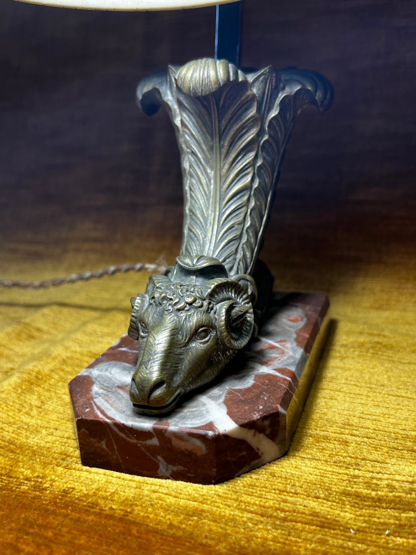 Lampe bélier