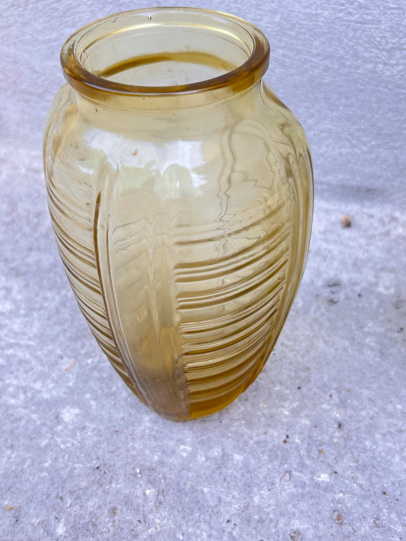 Paire de vases art-déco