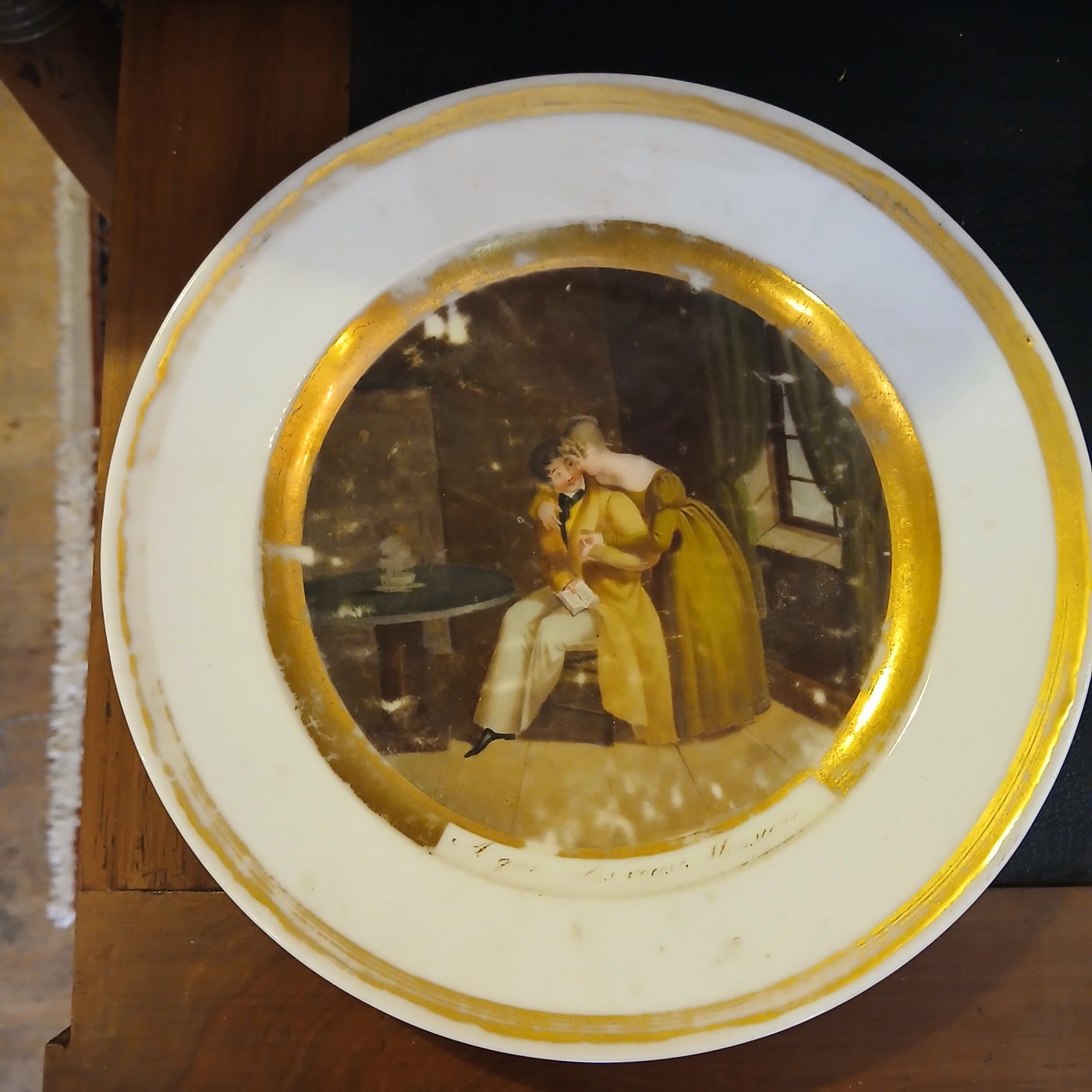 Paire d'assiettes en porcelaine