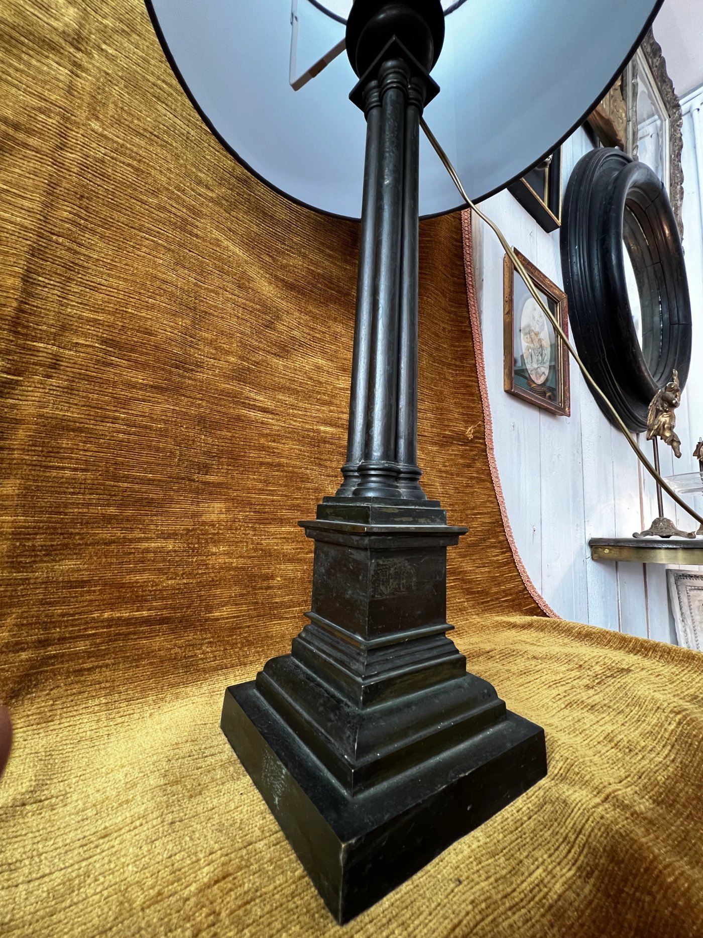 Lampe en bronze a colonnes