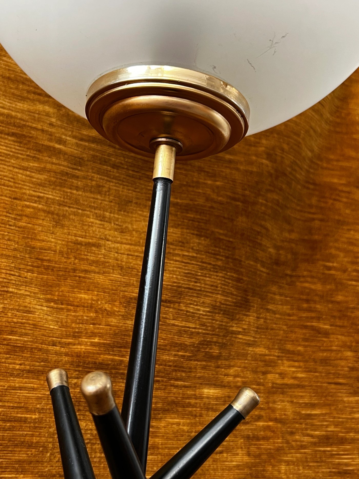 Lampe boule tripode