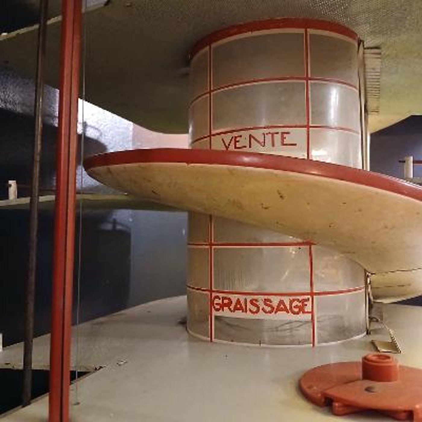 Garage jouet des années 56/60
