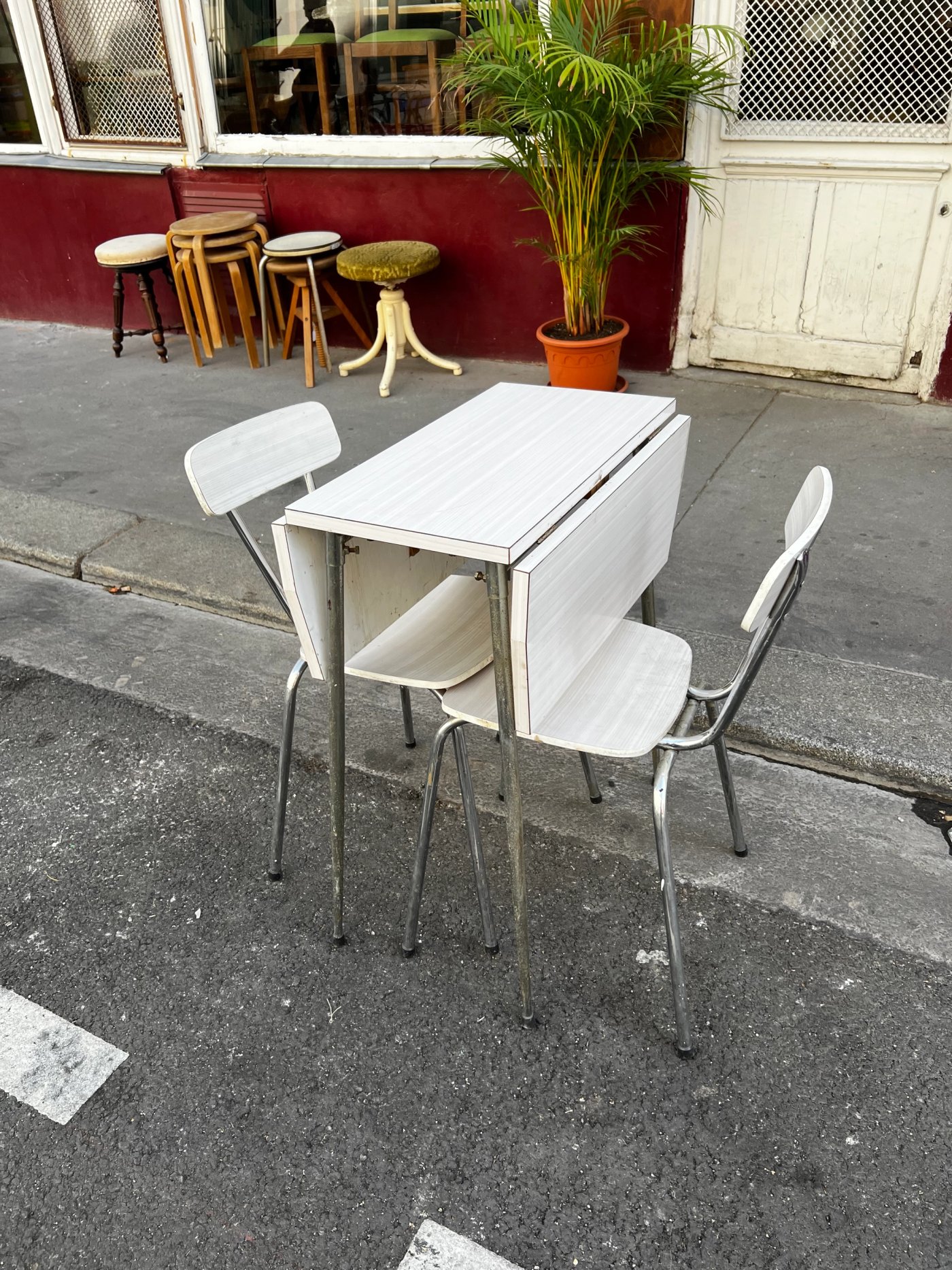 Table et chaises formica