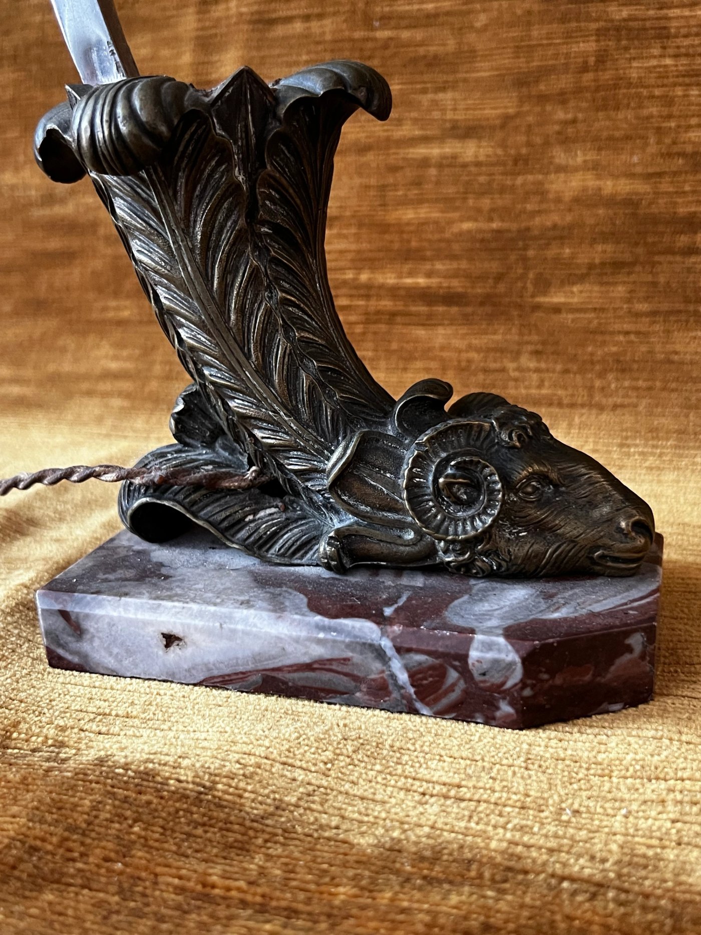 Lampe bélier